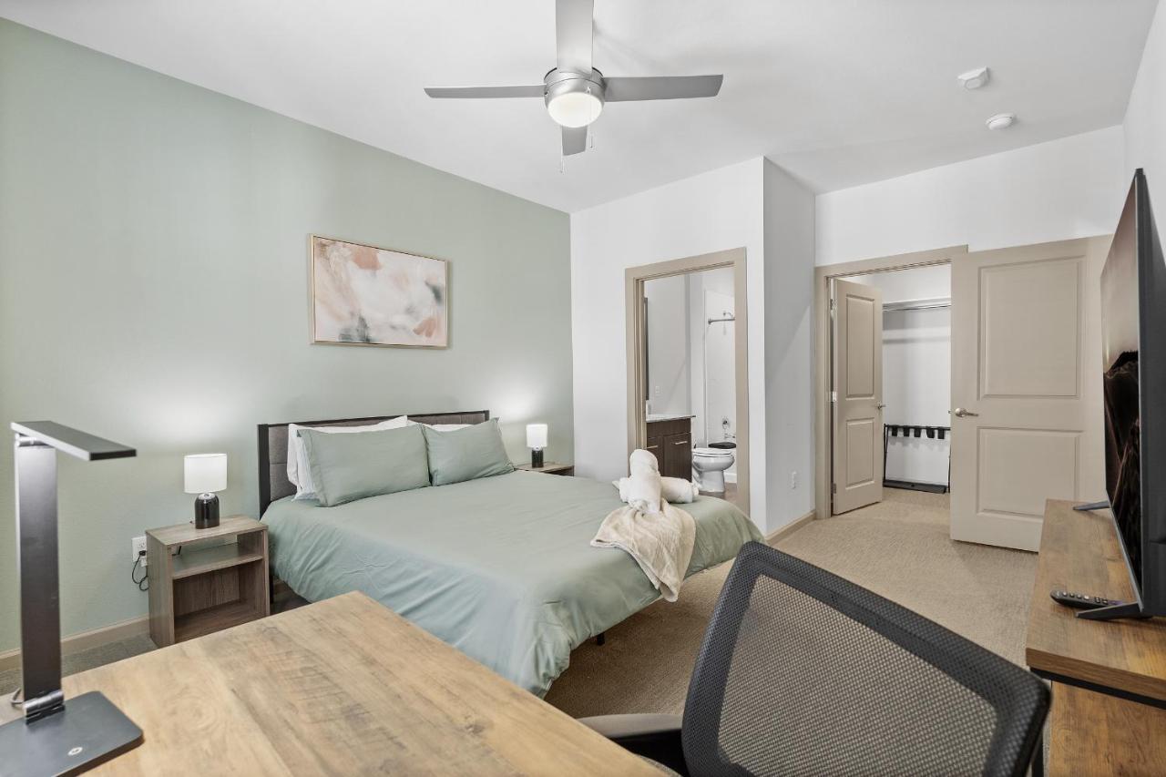 Luxe 3B/2B Getaway - Pool, Gym, Parking, Pet Wash Leilighet Leander Eksteriør bilde
