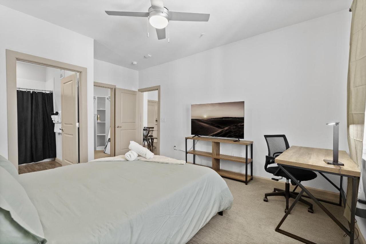 Luxe 3B/2B Getaway - Pool, Gym, Parking, Pet Wash Leilighet Leander Eksteriør bilde