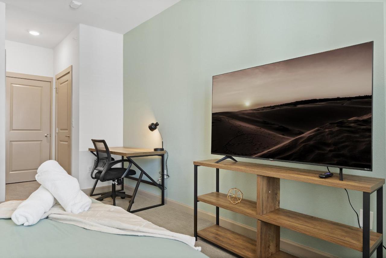 Luxe 3B/2B Getaway - Pool, Gym, Parking, Pet Wash Leilighet Leander Eksteriør bilde