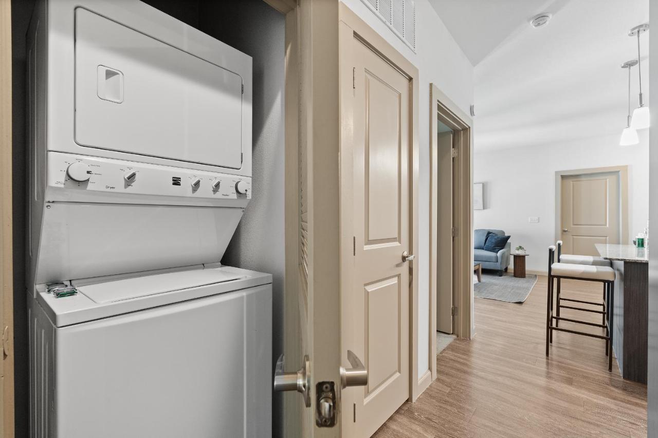 Luxe 3B/2B Getaway - Pool, Gym, Parking, Pet Wash Leilighet Leander Eksteriør bilde