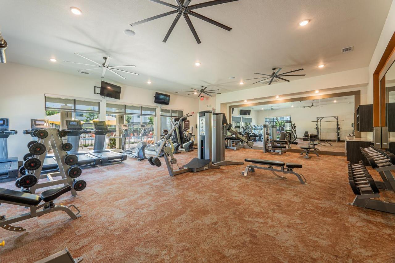 Luxe 3B/2B Getaway - Pool, Gym, Parking, Pet Wash Leilighet Leander Eksteriør bilde