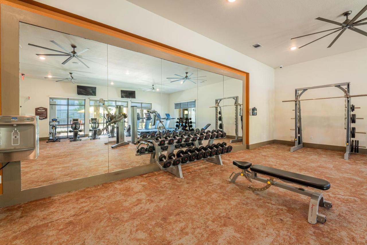 Luxe 3B/2B Getaway - Pool, Gym, Parking, Pet Wash Leilighet Leander Eksteriør bilde